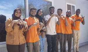 استنارة كافيه: مقهى سوداني يقدم خدماته بلغة الإشارة!!